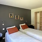 Le Repaire Du Chataignier, Maison A La Campagne, 8 Pers, 4 Ch, Sidobre Ferrieres (Tarn)