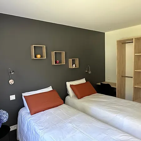 Le Repaire Du Chataignier, Maison A La Campagne, 8 Pers, 4 Ch, Sidobre Ferrieres (Tarn)