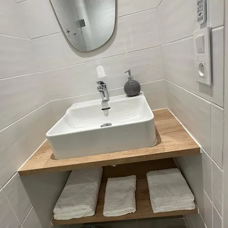 Le Repaire Du Chataignier, Maison A La Campagne, 8 Pers, 4 Ch, Sidobre * Ferrieres (Tarn)