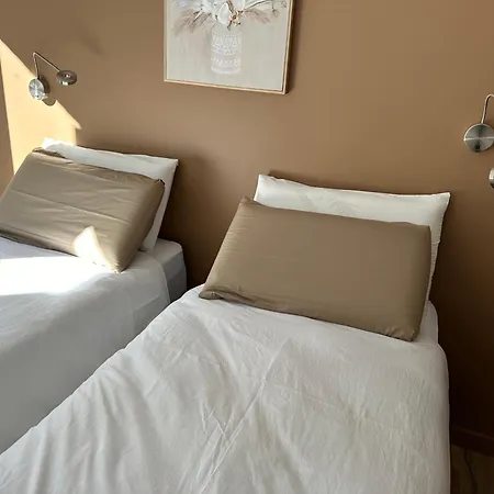 Le Repaire Du Chataignier, Maison A La Campagne, 8 Pers, 4 Ch, Sidobre *