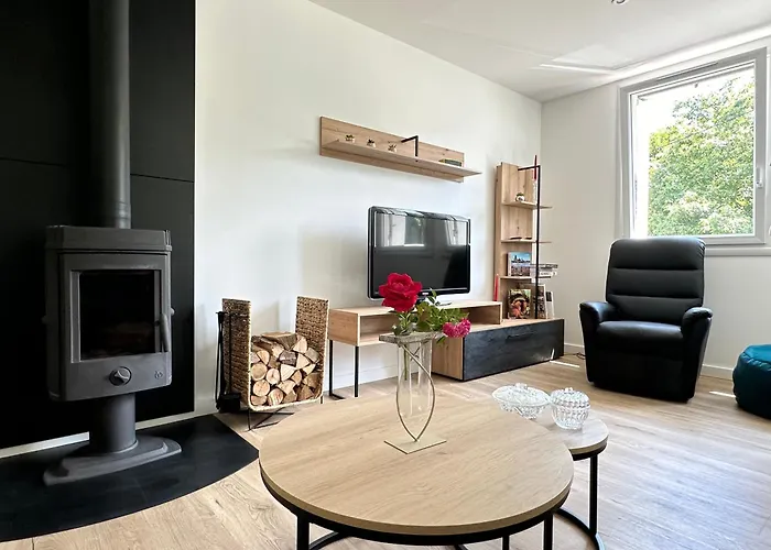 Vila Le Repaire Du Chataignier, Maison A La Campagne, 8 Pers, 4 Ch, Sidobre Ferrieres (Tarn)